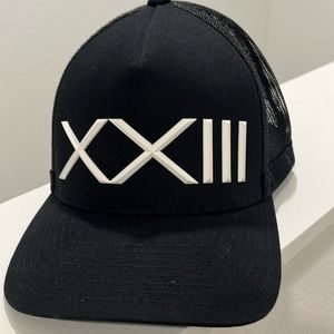 Gfore grove xxiii trucker hat